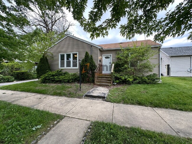 Building Photo - 6812 Jackson Ave