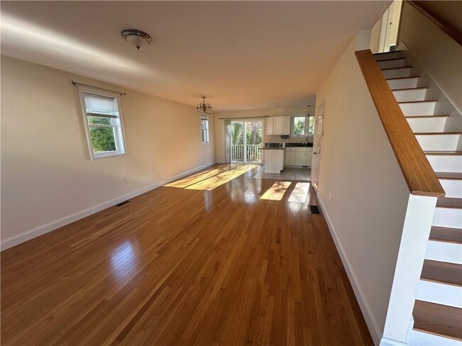 Photo - 32 Seafare Ln