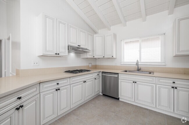 3BR, 2BA - 1,650SF - Kitchen