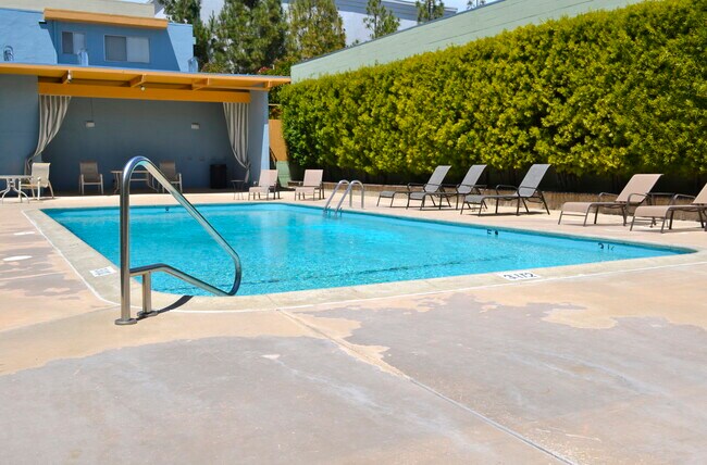 Photo - Renovated unit, private balcony Unit 28B