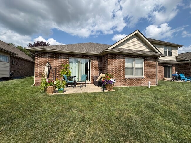 655 N Edgemere Dr