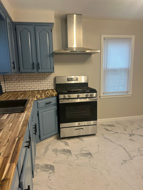 Photo - 352 Barry Rd