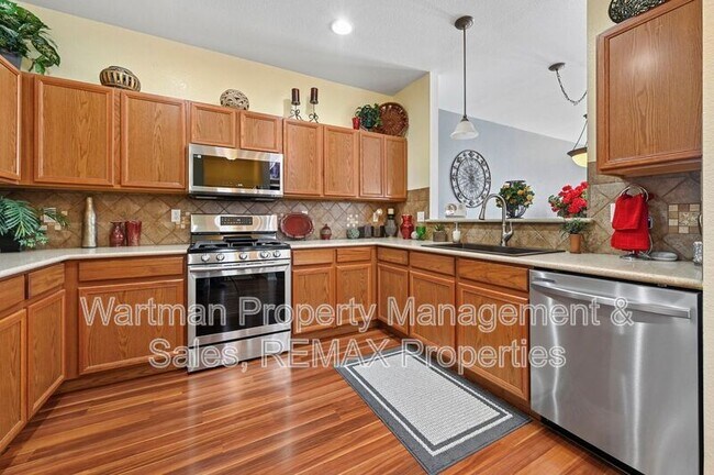 Photo - 2240a Whale Pt