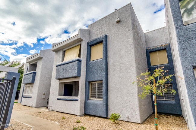 Photo - 4410 N Longview Ave Unit 106