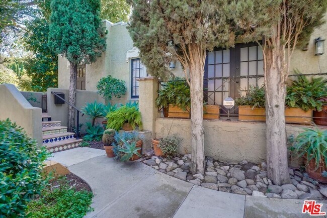 Photo - 1574 Murray Dr
