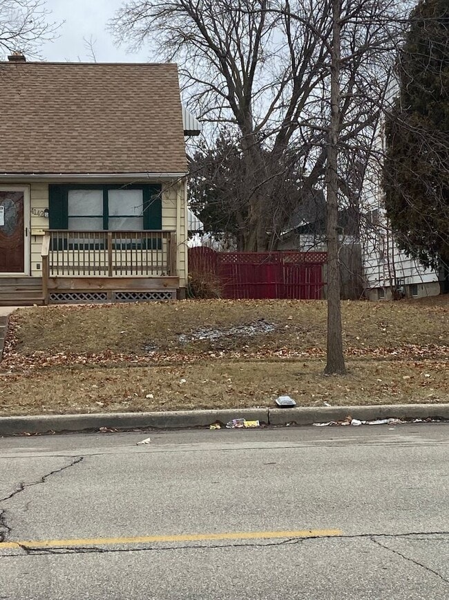 Photo - 4BR SINGLE FAMILY HOME, GREAT LOCATION, YARD, PARKING, BASEMENT