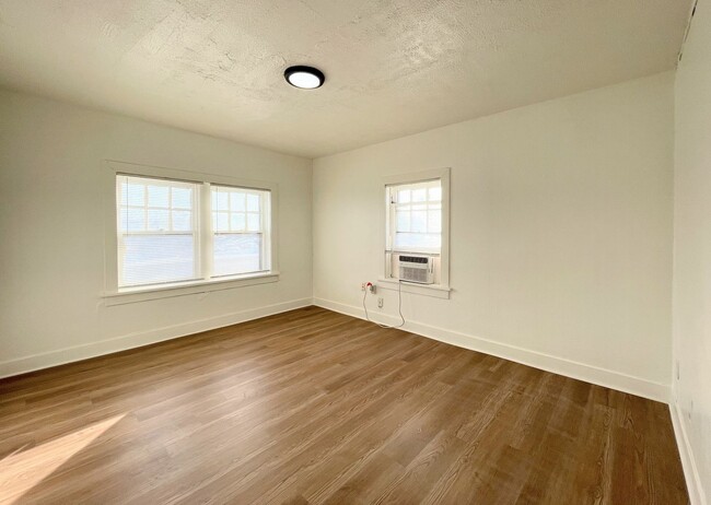 Photo - 420 E 4th Ave Unit #5