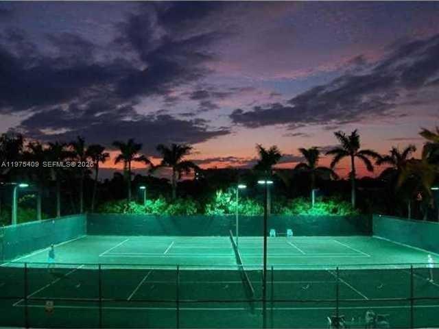 881 Ocean Dr