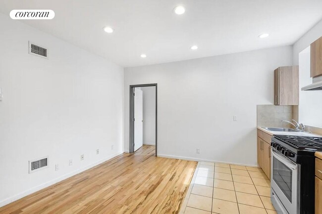 Photo - 1627 Park Ave