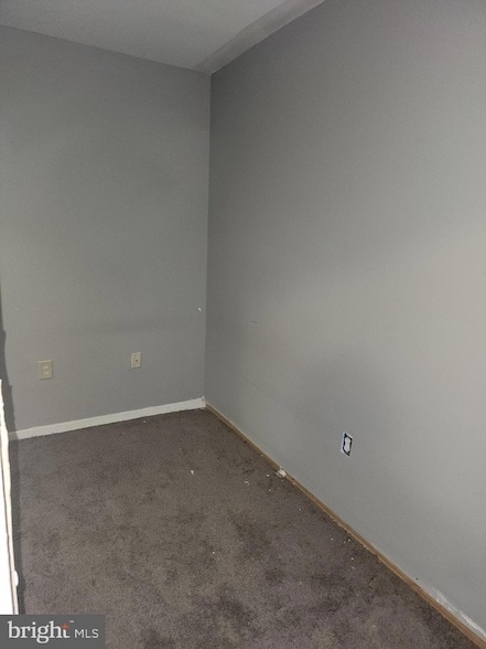 Photo - 8030-8000 Ditman St