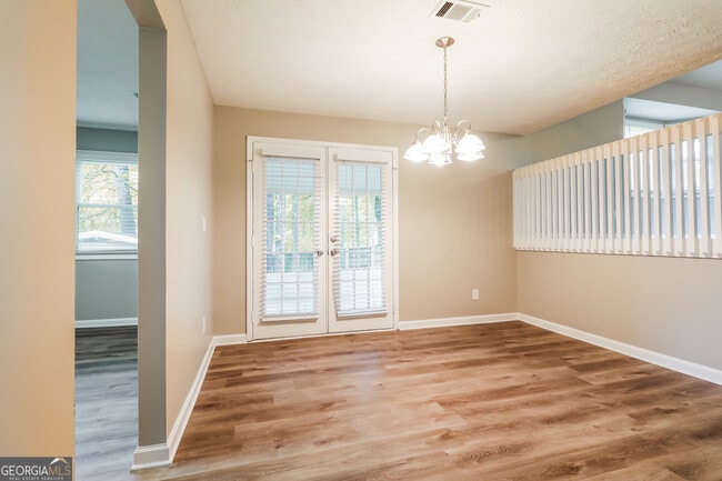 Photo - 391 Charleston Ln