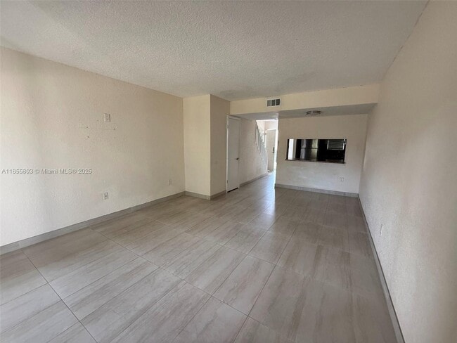 Building Photo - 2740 W 76th St Unit 204 Rental