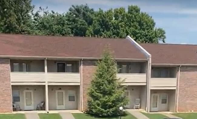 Maplecrest Square Apartments - Maplecrest Square Apartments