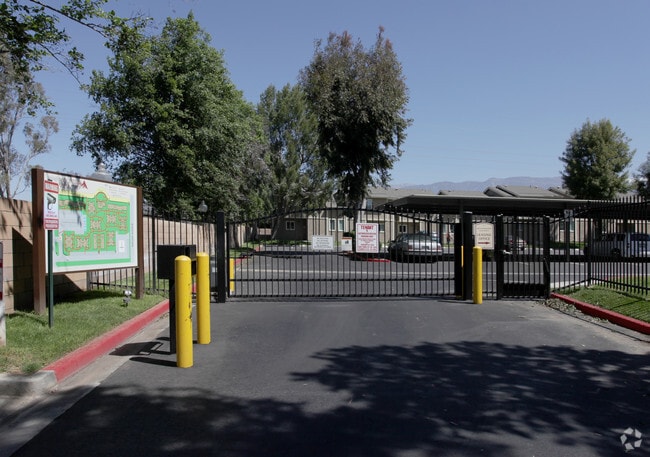 Photo - Mountain View