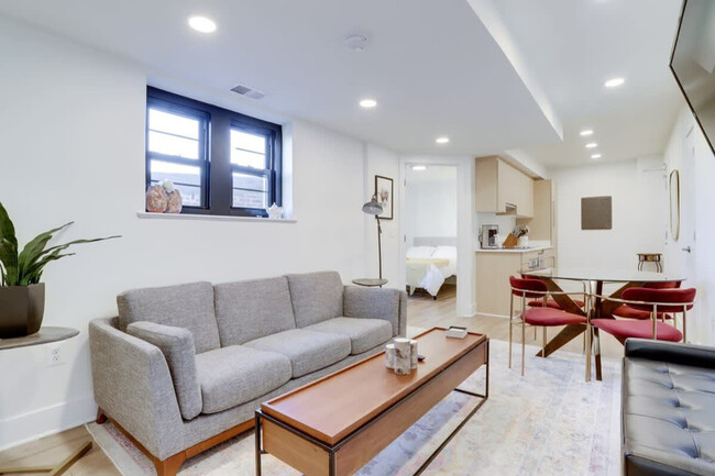 Photo - 1901 13th St NW Apartamento Unidad ID1013222P