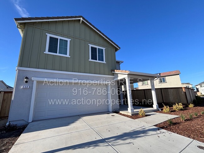 Photo - Amoruso Ranch Roseville: Brand new Solar DR Horton 4 Bedroom 2.5 Bath, Open Floor Plan,