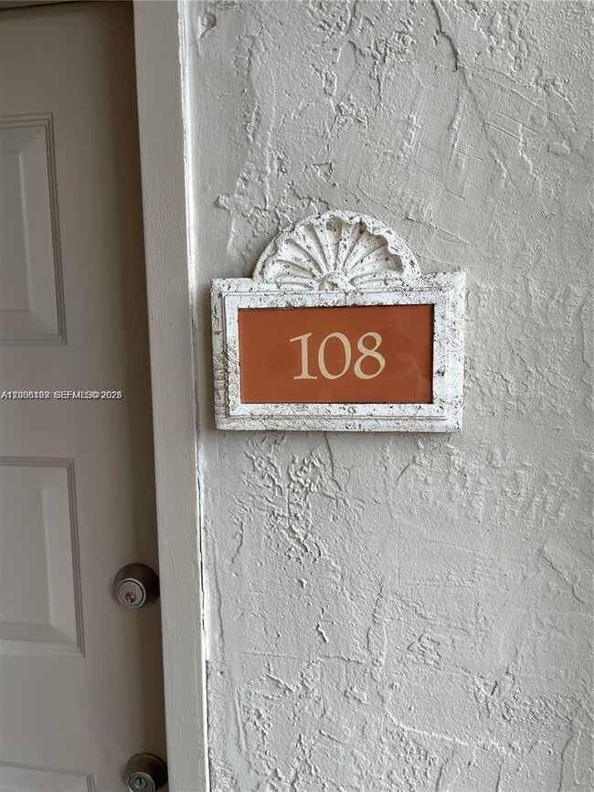 Building Photo - 8225 Lake Dr Unit 108