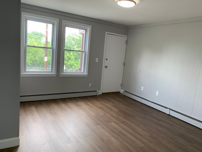 Living Room - 46 Jeffers St Unit 2B