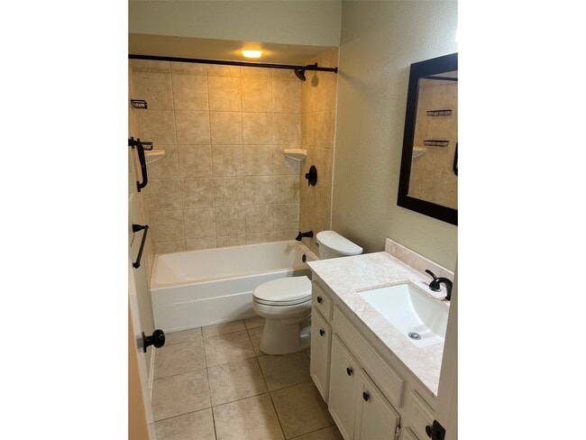 Photo - 205 W Vaughn Ln