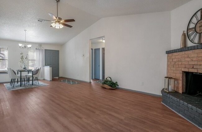 Photo - 7166 Gallery Rdg