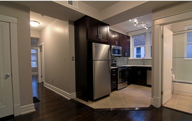 Photo - 7036 Forsyth Blvd Apartamentos