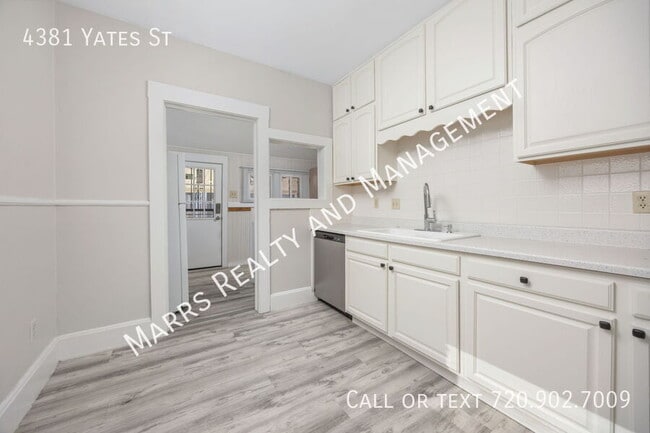 Photo - 4381 Yates St