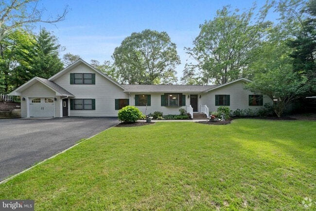 Building Photo - 44604 Smiths Nursery Rd Rental