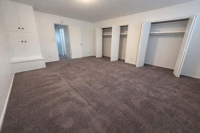 2 bed, 1 bathroom