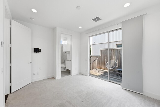 Photo - 1155 W 17th St