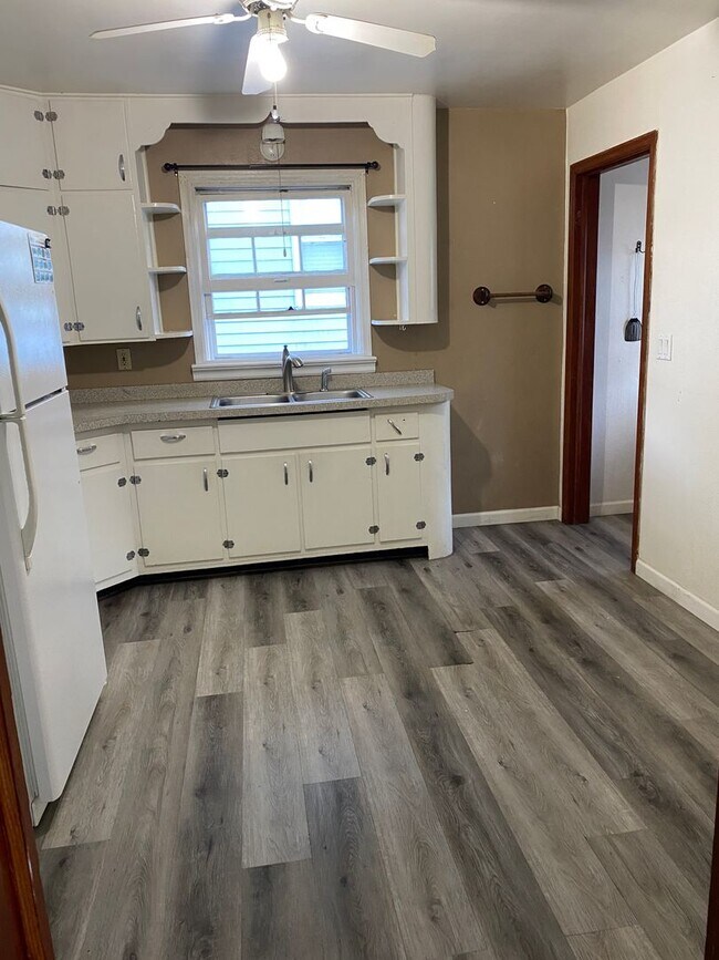 Photo - Charming Single Family House