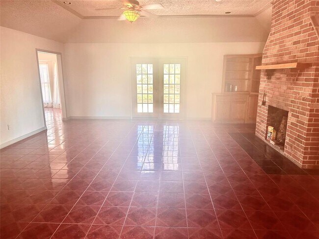 Photo - 1523 S Persimmon St