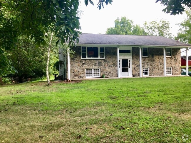 Building Photo - 236 Creek Rd Rental