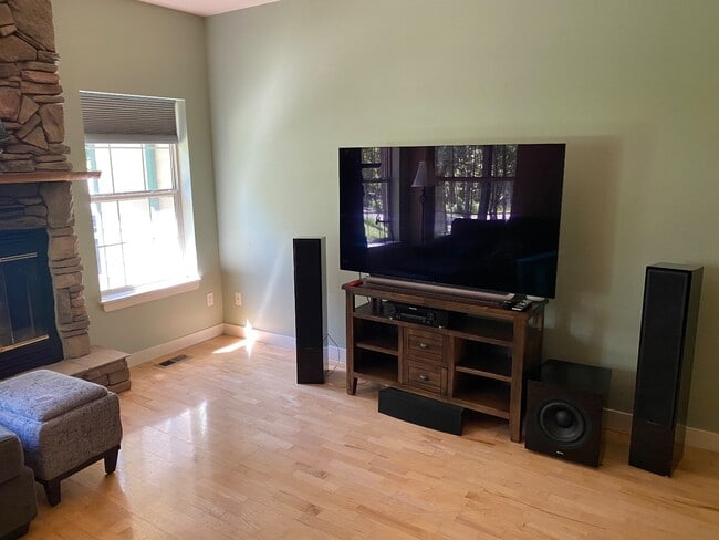 Photo - 1885 Lacy Ln