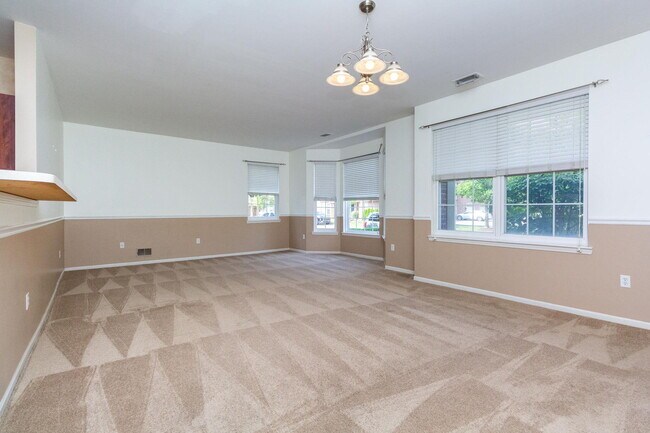 Photo - 3839 Norwich Dr