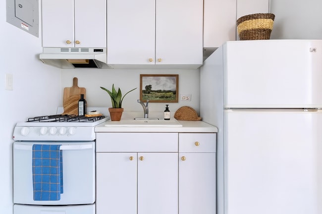 Photo - 204 E 35th St