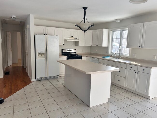 Photo - 42 Tavern Rd