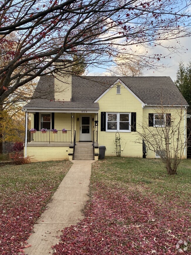 Building Photo - 959 Locust Ave Rental