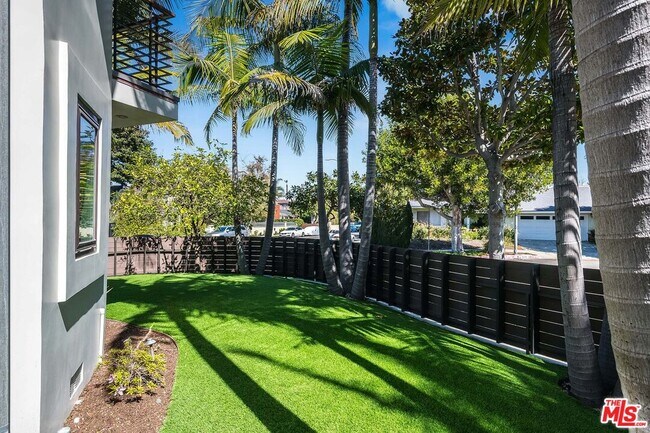 Photo - 3201 Viola Pl