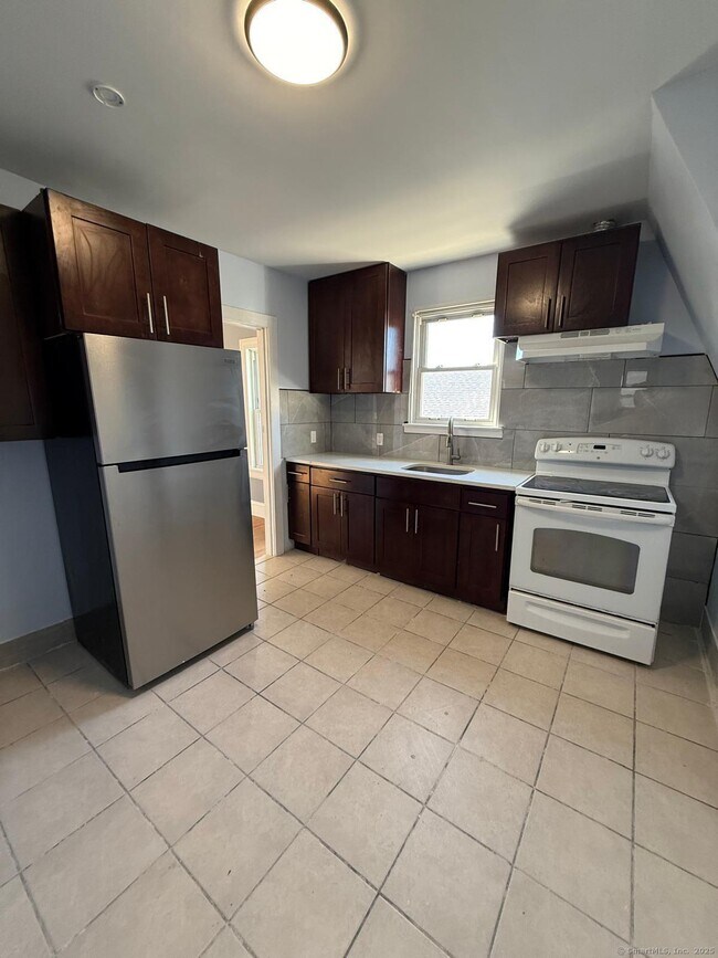 Photo - 498 Hawley Ave Unit 2