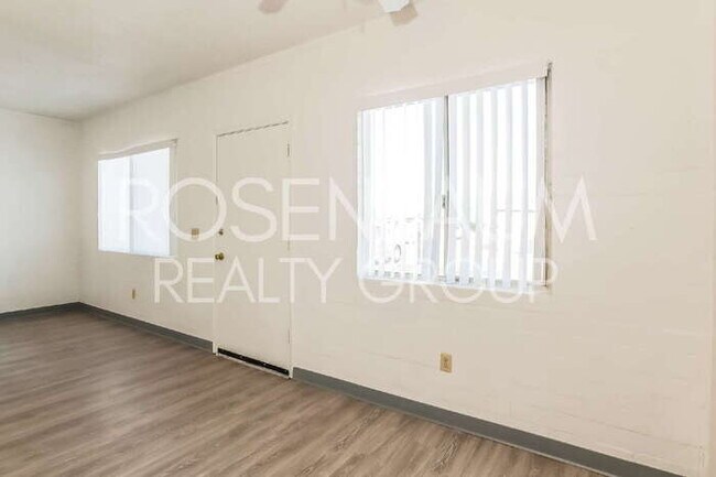 Photo - 1518 E Hedrick Dr Unidad d