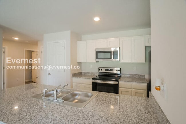 Photo - 12 Post Oak Ln