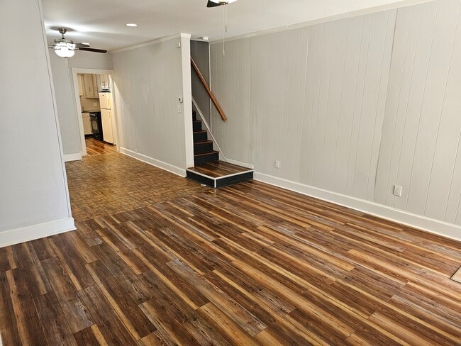 Photo - 721 W Oak St