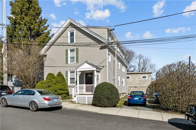 Building Photo - 41 Freeborn St Unit 1 Rental
