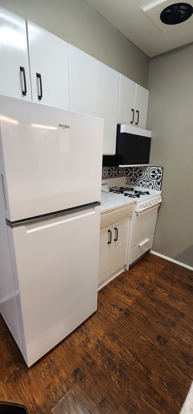 Photo - 3377 Brockton Ave