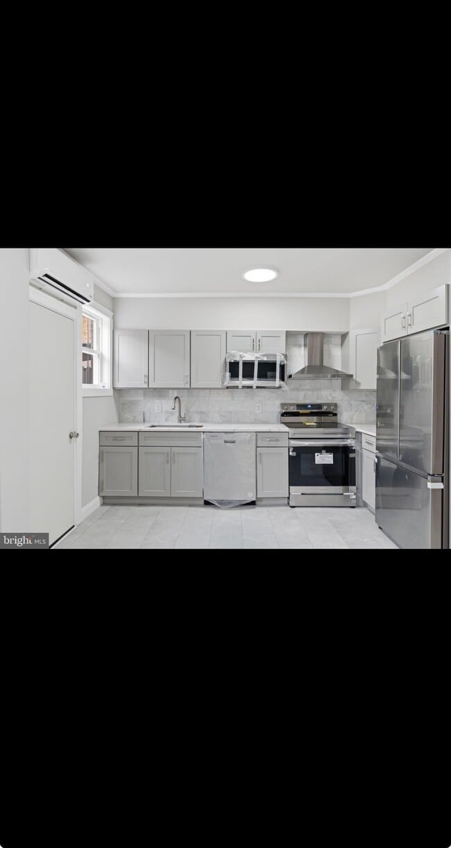 Photo - 6617 Rutland St