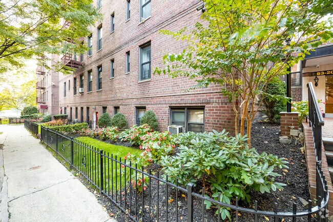 Photo - Briarwood Court