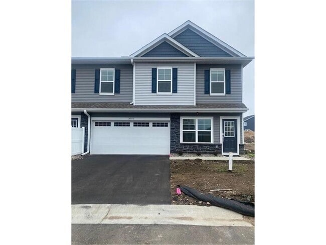 Building Photo - 14973 Archdale Ln Rental