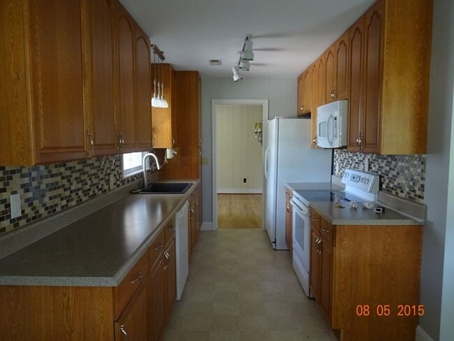 Photo - 1408 Jennelle Rd