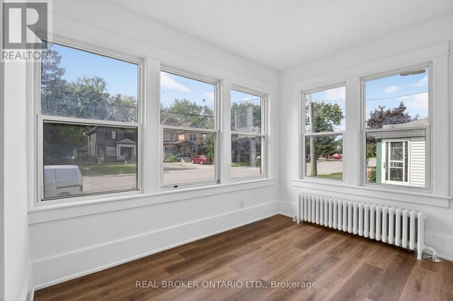 Photo - 4417 Ellis St