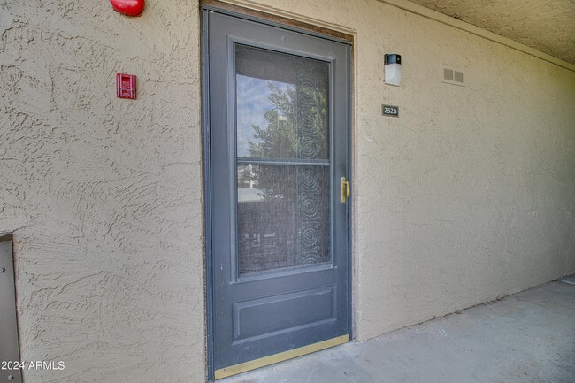 Building Photo - 7625 E Camelback Rd Unit 252B